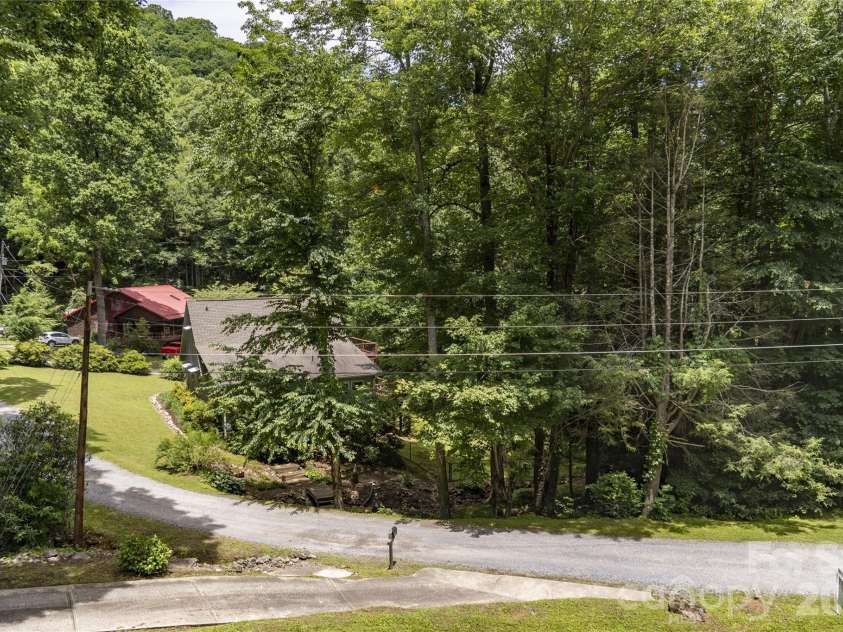 101 Friar Tuck Lane, Maggie Valley, NC 28751.  MLS# CAR4395488, YatesRealty ID 32483. 