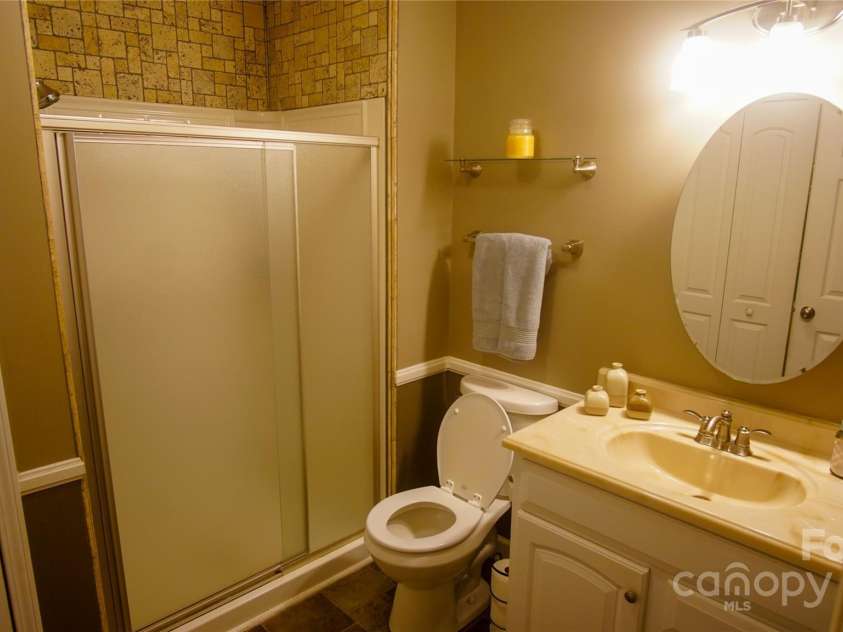 112 White Plains Drive, Kings Mountain, NC 28086.  MLS# CAR4289421, YatesRealty ID 32488. 