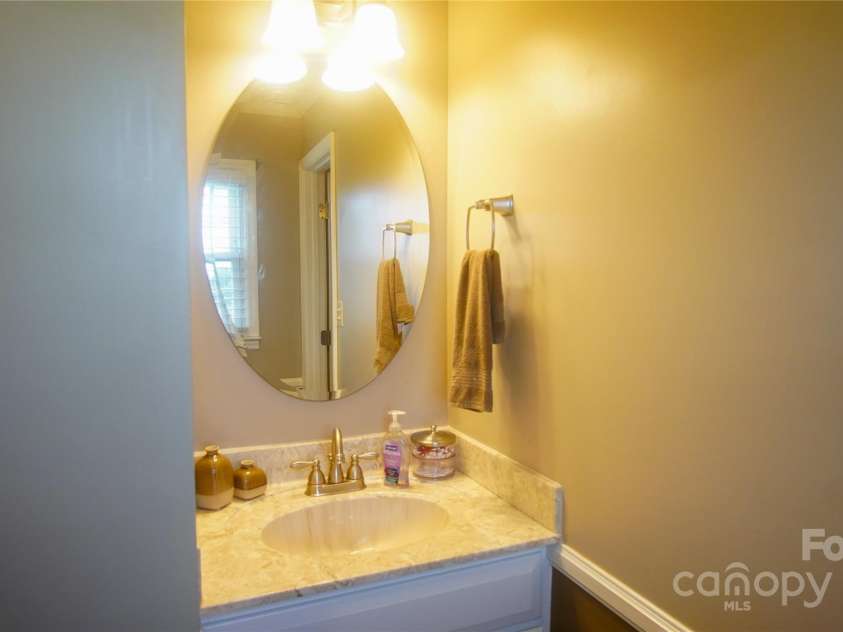 112 White Plains Drive, Kings Mountain, NC 28086.  MLS# CAR4289421, YatesRealty ID 32488. 