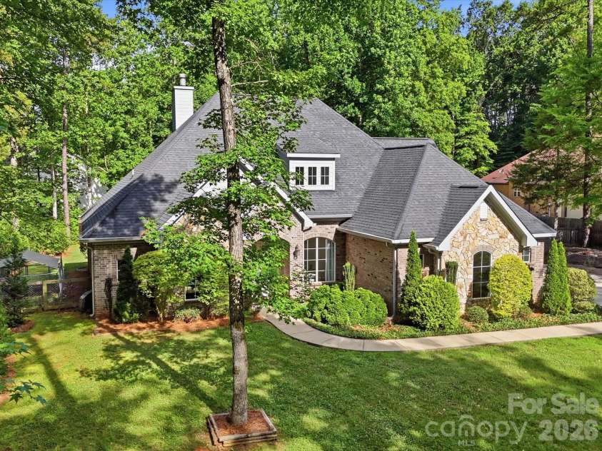 9831 Minnie Lemmond Lane, Charlotte, NC 28227.  MLS# CAR4396396, YatesRealty ID 32488. 
