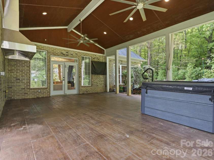 9831 Minnie Lemmond Lane, Charlotte, NC 28227.  MLS# CAR4396396, YatesRealty ID 32488. 