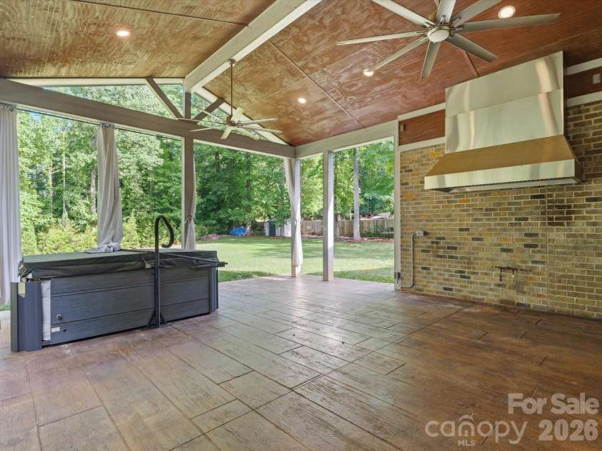 9831 Minnie Lemmond Lane, Charlotte, NC 28227.  MLS# CAR4396396, YatesRealty ID 32488. 