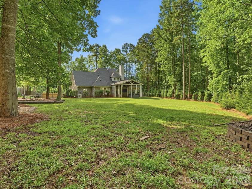 9831 Minnie Lemmond Lane, Charlotte, NC 28227.  MLS# CAR4396396, YatesRealty ID 32488. 