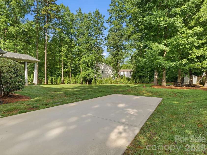9831 Minnie Lemmond Lane, Charlotte, NC 28227.  MLS# CAR4396396, YatesRealty ID 32488. 