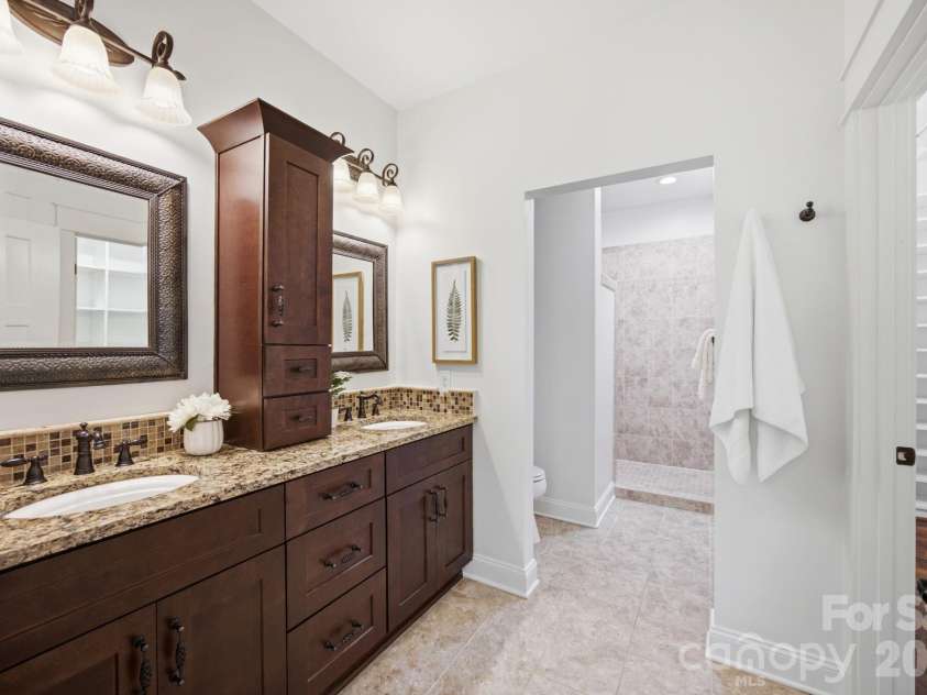 18745 Daymark Drive, Cornelius, NC 28031.  MLS# CAR4396017, YatesRealty ID 32489. 