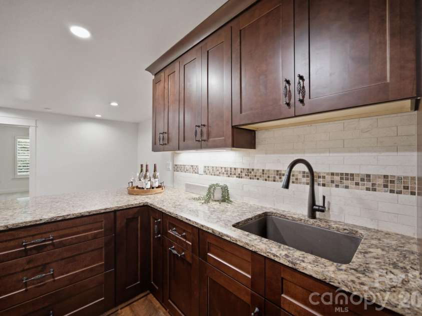 18745 Daymark Drive, Cornelius, NC 28031.  MLS# CAR4396017, YatesRealty ID 32489. 