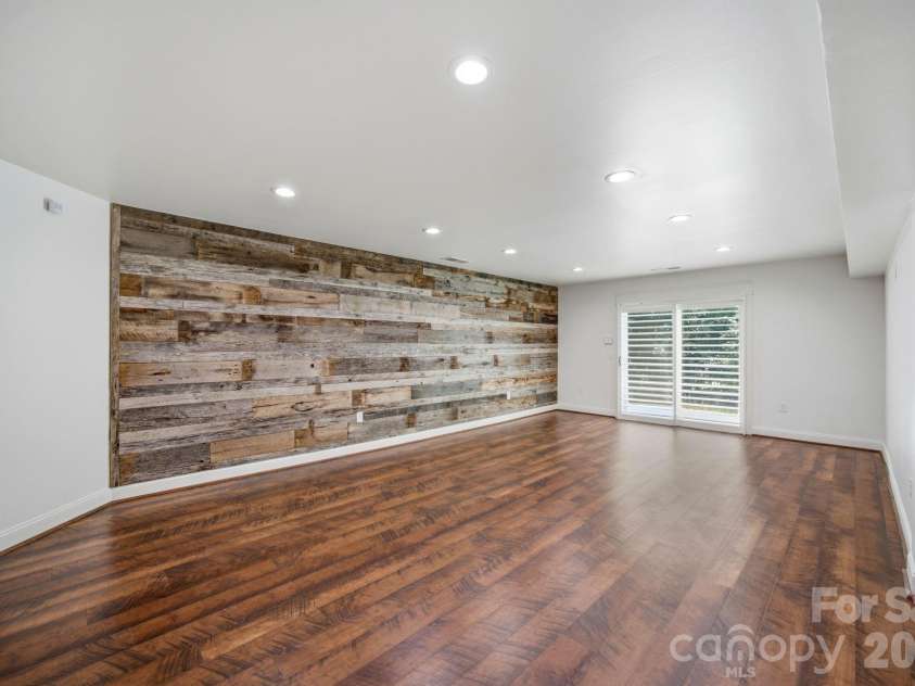 18745 Daymark Drive, Cornelius, NC 28031.  MLS# CAR4396017, YatesRealty ID 32489. 