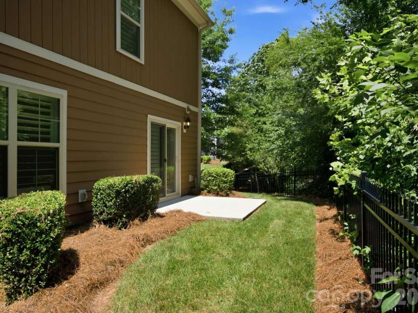 18745 Daymark Drive, Cornelius, NC 28031.  MLS# CAR4396017, YatesRealty ID 32489. 