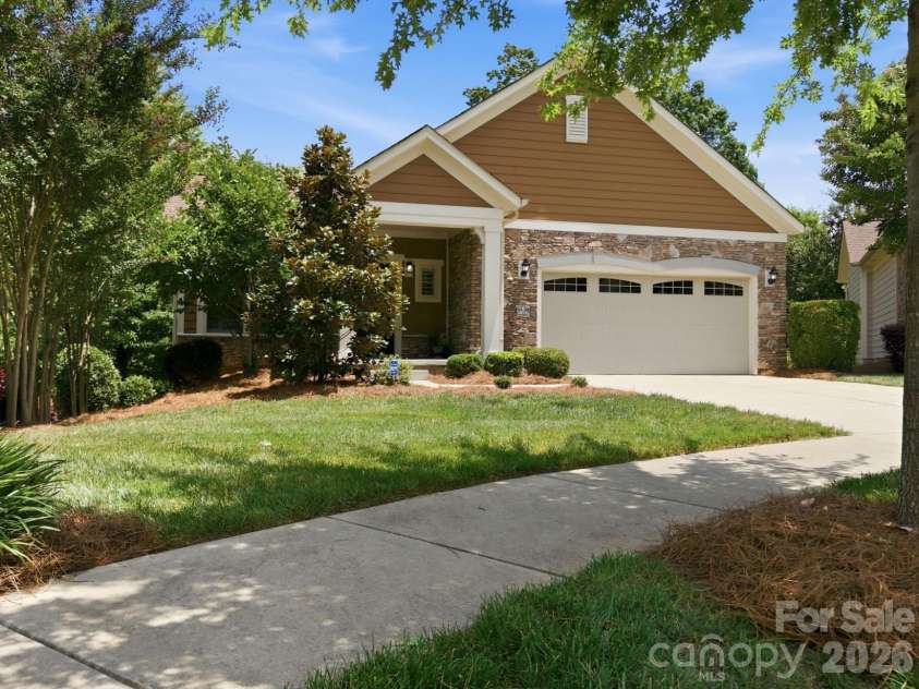 18745 Daymark Drive, Cornelius, NC 28031.  MLS# CAR4396017, YatesRealty ID 32489. 