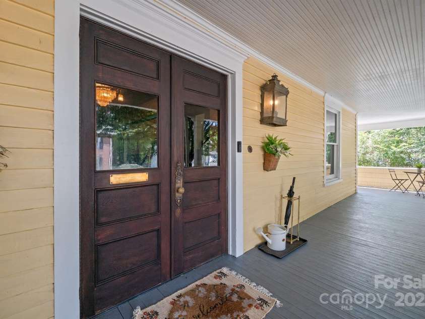 506 MAIN Street, Lenoir, NC 28645.  MLS# CAR4293002, YatesRealty ID 32489. 