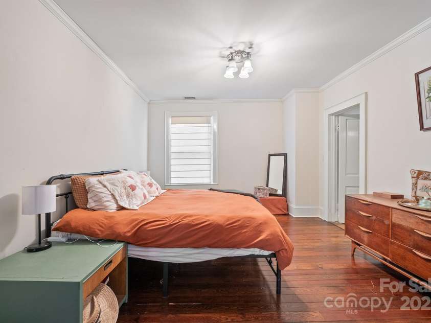 506 MAIN Street, Lenoir, NC 28645.  MLS# CAR4293002, YatesRealty ID 32489. 