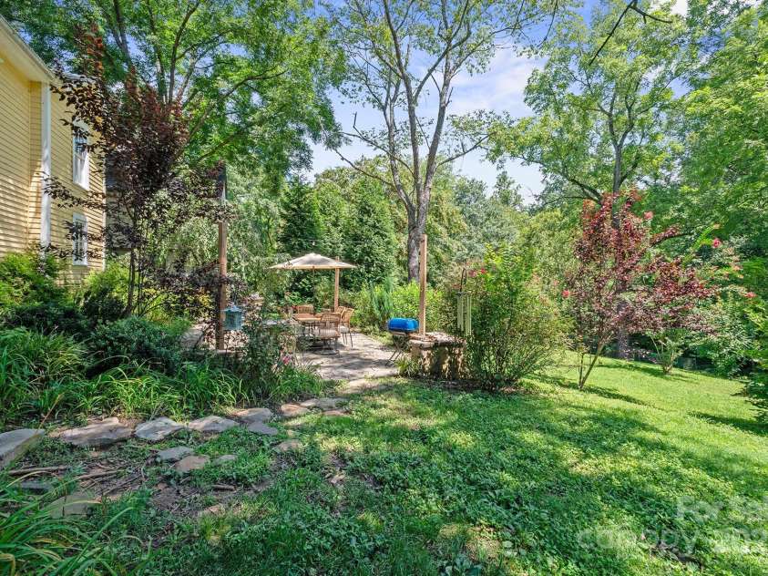 506 MAIN Street, Lenoir, NC 28645.  MLS# CAR4293002, YatesRealty ID 32489. 