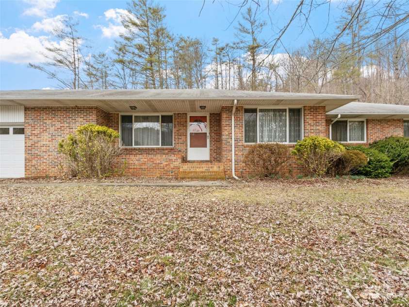 5871 Jacks Creek Road, Burnsville, NC 28714.  MLS# CAR4228438, YatesRealty ID 3249. 