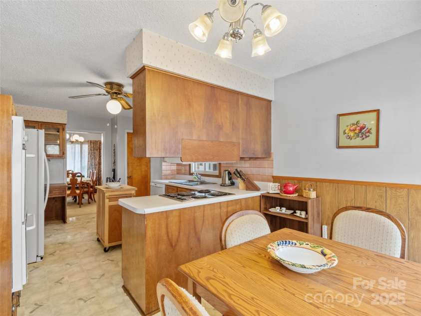 5871 Jacks Creek Road, Burnsville, NC 28714.  MLS# CAR4228438, YatesRealty ID 3249. 