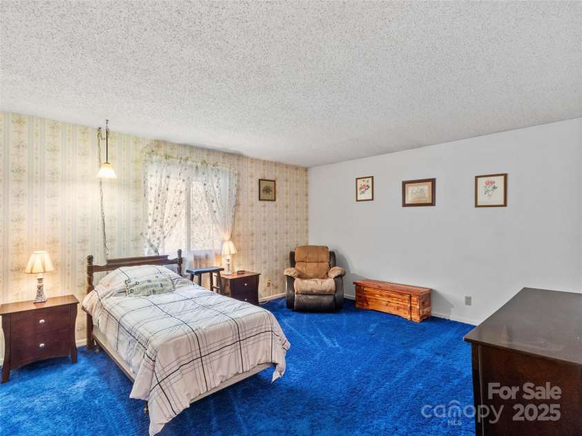 5871 Jacks Creek Road, Burnsville, NC 28714.  MLS# CAR4228438, YatesRealty ID 3249. 