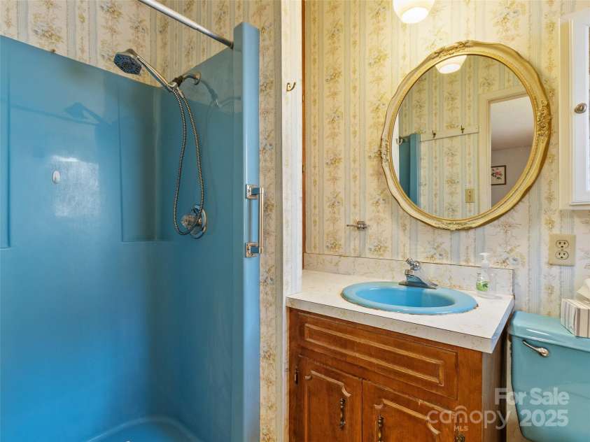 5871 Jacks Creek Road, Burnsville, NC 28714.  MLS# CAR4228438, YatesRealty ID 3249. 