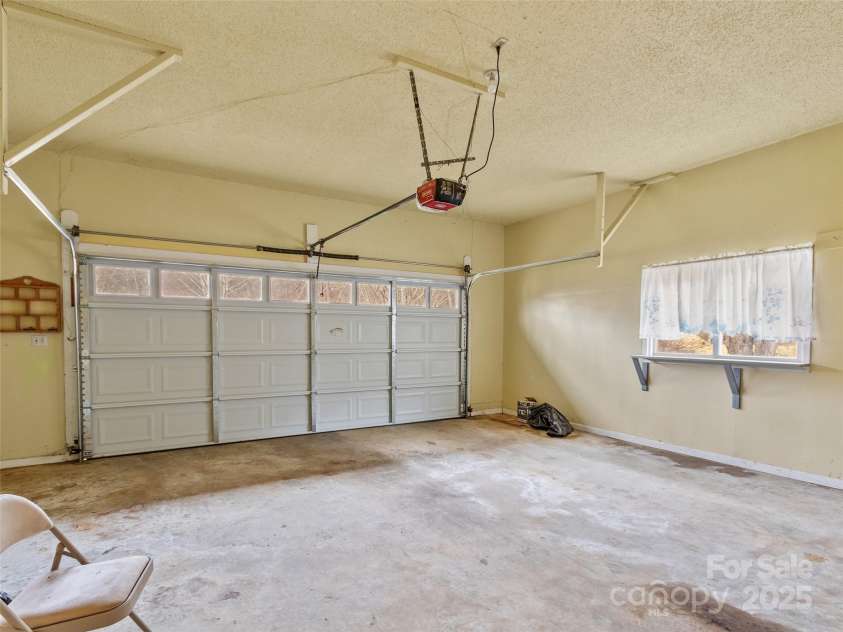 5871 Jacks Creek Road, Burnsville, NC 28714.  MLS# CAR4228438, YatesRealty ID 3249. 
