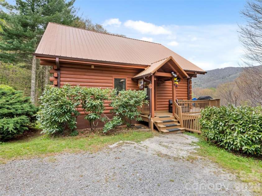 91 Copper Spur Road, Maggie Valley, NC 28751.  MLS# CAR4350519, YatesRealty ID 3249. 