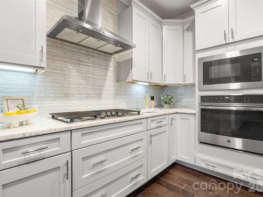 3826 Dewitt Lane, Charlotte, NC 28217.  MLS# CAR4389076, YatesRealty ID 32490. 
