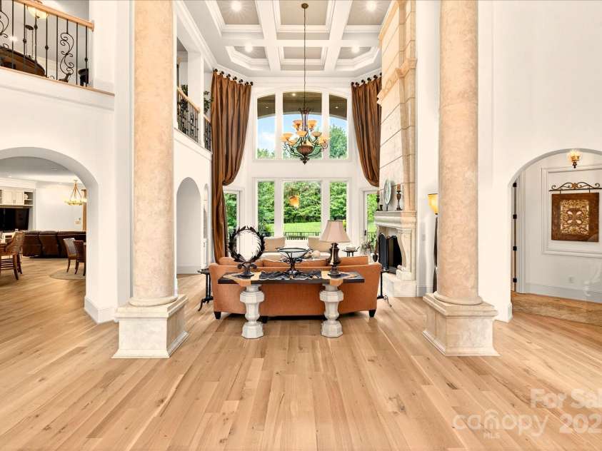 4042 Blossom Hill Drive, Matthews, NC 28104.  MLS# CAR4288024, YatesRealty ID 32490. 