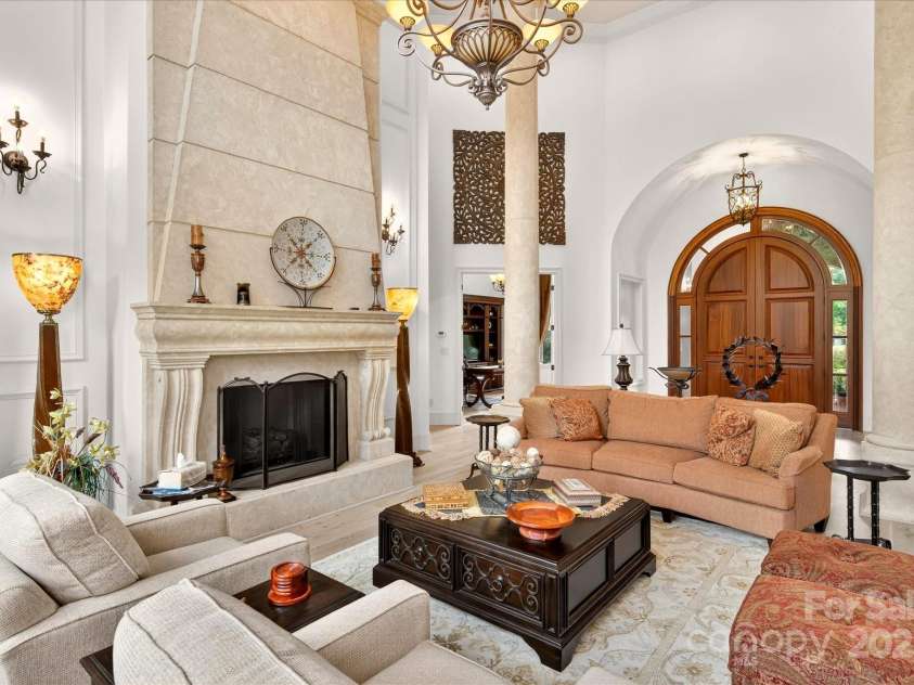 4042 Blossom Hill Drive, Matthews, NC 28104.  MLS# CAR4288024, YatesRealty ID 32490. 