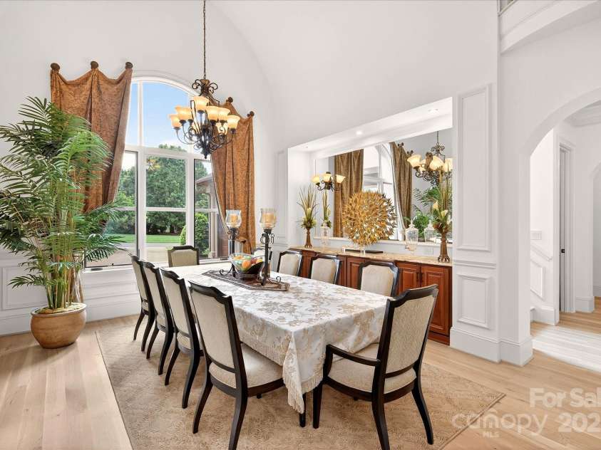 4042 Blossom Hill Drive, Matthews, NC 28104.  MLS# CAR4288024, YatesRealty ID 32490. 