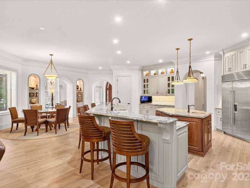 4042 Blossom Hill Drive, Matthews, NC 28104.  MLS# CAR4288024, YatesRealty ID 32490. 