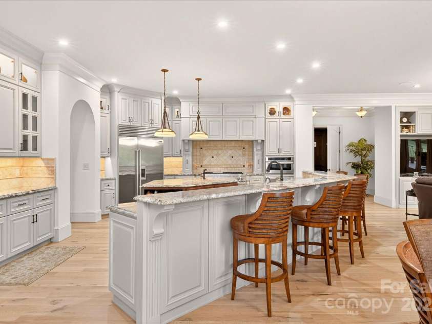 4042 Blossom Hill Drive, Matthews, NC 28104.  MLS# CAR4288024, YatesRealty ID 32490. 