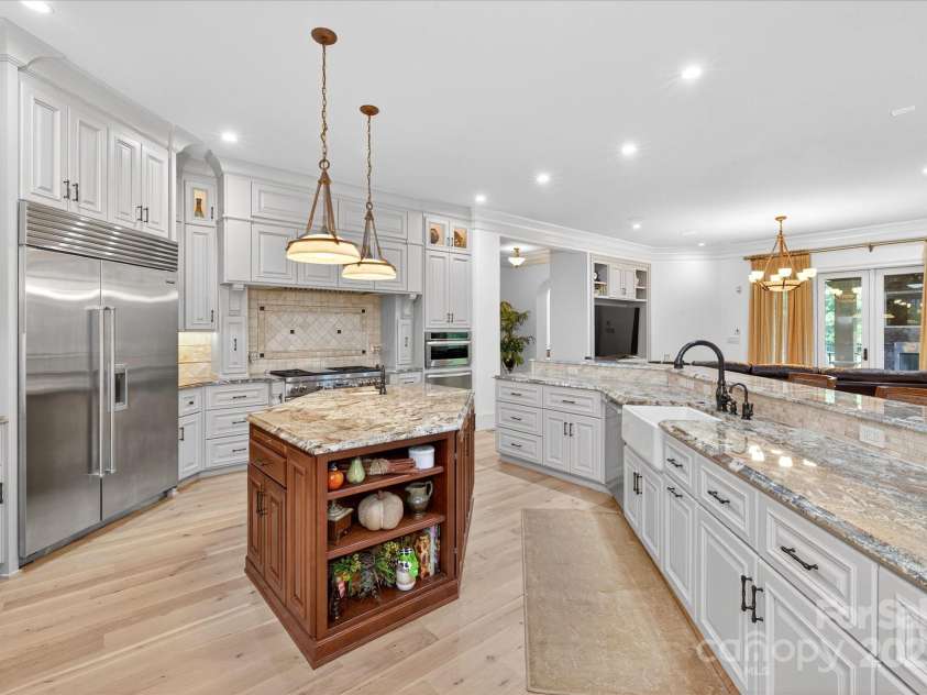 4042 Blossom Hill Drive, Matthews, NC 28104.  MLS# CAR4288024, YatesRealty ID 32490. 