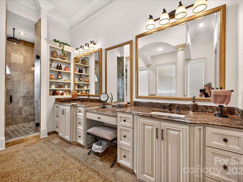 4042 Blossom Hill Drive, Matthews, NC 28104.  MLS# CAR4288024, YatesRealty ID 32490. 