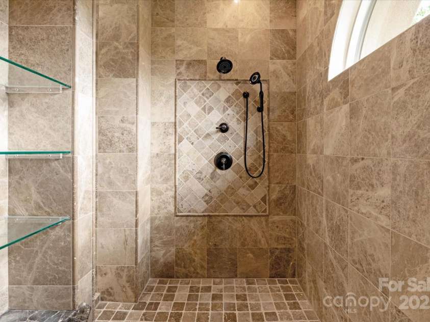 4042 Blossom Hill Drive, Matthews, NC 28104.  MLS# CAR4288024, YatesRealty ID 32490. 