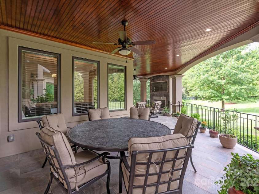 4042 Blossom Hill Drive, Matthews, NC 28104.  MLS# CAR4288024, YatesRealty ID 32490. 