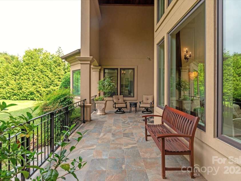 4042 Blossom Hill Drive, Matthews, NC 28104.  MLS# CAR4288024, YatesRealty ID 32490. 