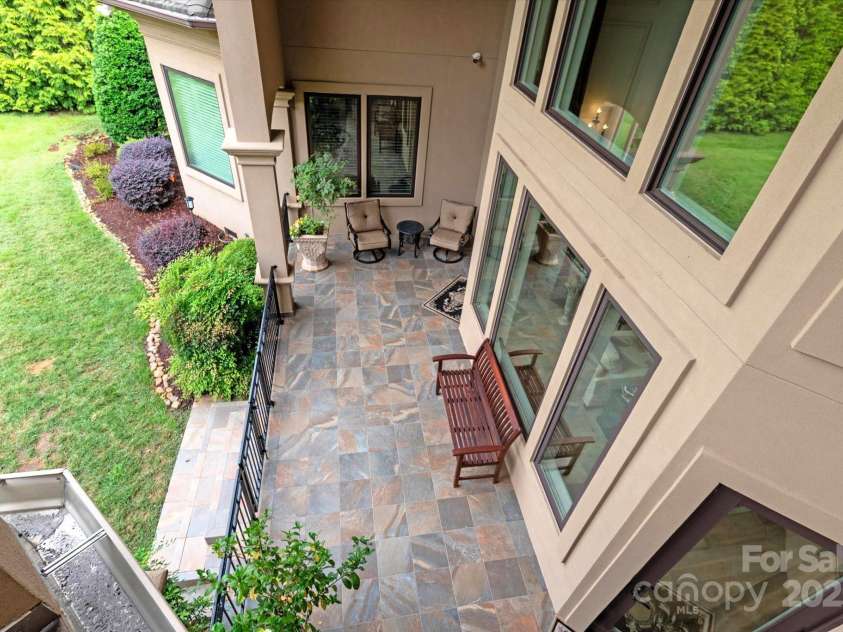 4042 Blossom Hill Drive, Matthews, NC 28104.  MLS# CAR4288024, YatesRealty ID 32490. 