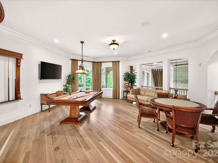 4042 Blossom Hill Drive, Matthews, NC 28104.  MLS# CAR4288024, YatesRealty ID 32490. 