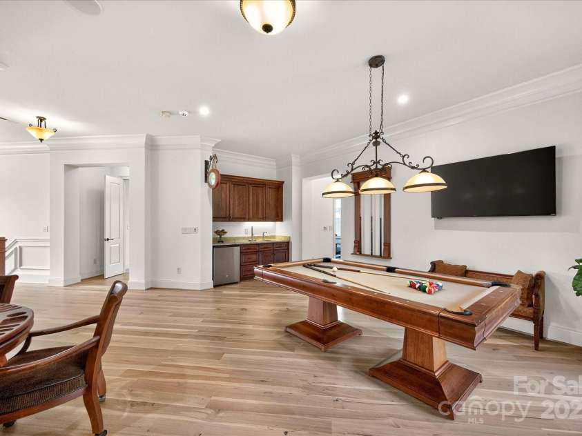 4042 Blossom Hill Drive, Matthews, NC 28104.  MLS# CAR4288024, YatesRealty ID 32490. 