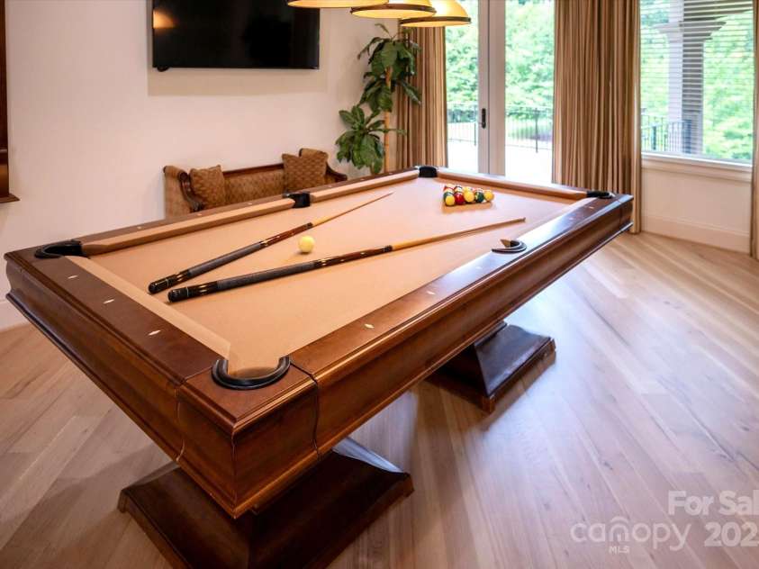 4042 Blossom Hill Drive, Matthews, NC 28104.  MLS# CAR4288024, YatesRealty ID 32490. 