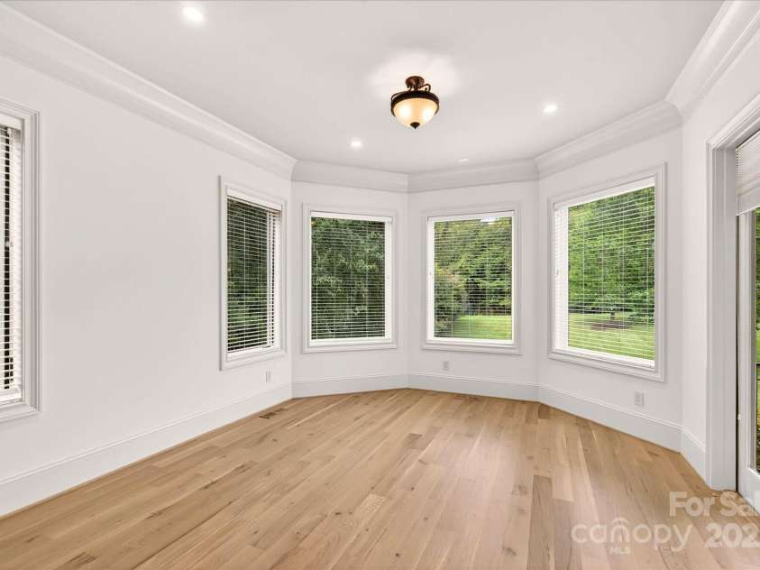 4042 Blossom Hill Drive, Matthews, NC 28104.  MLS# CAR4288024, YatesRealty ID 32490. 