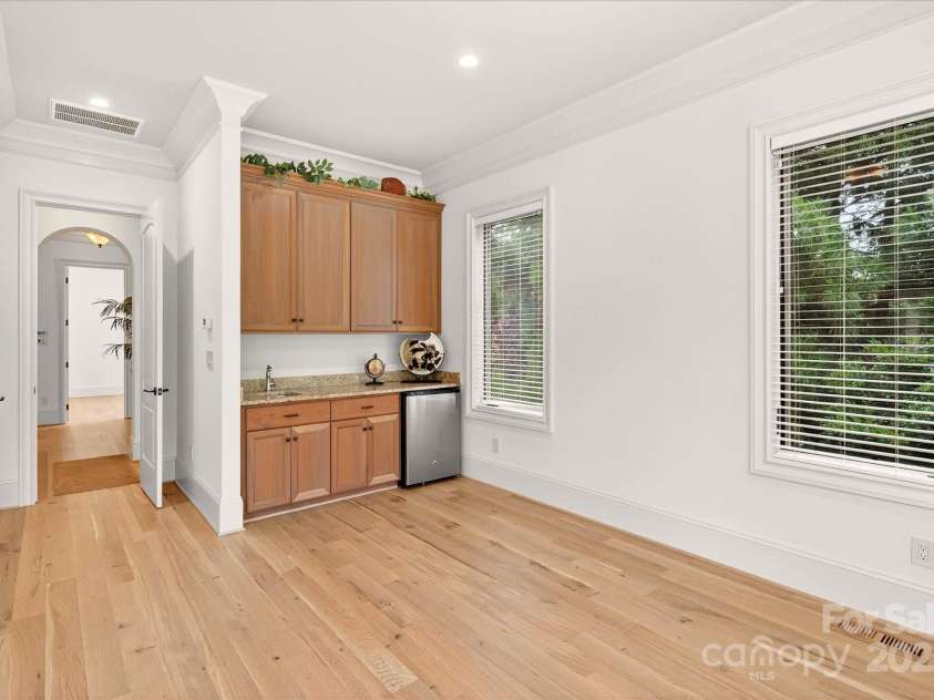 4042 Blossom Hill Drive, Matthews, NC 28104.  MLS# CAR4288024, YatesRealty ID 32490. 