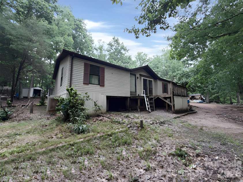 120 Kings Forest Drive, Kings Mountain, NC 28086.  MLS# CAR4391369, YatesRealty ID 32491. 