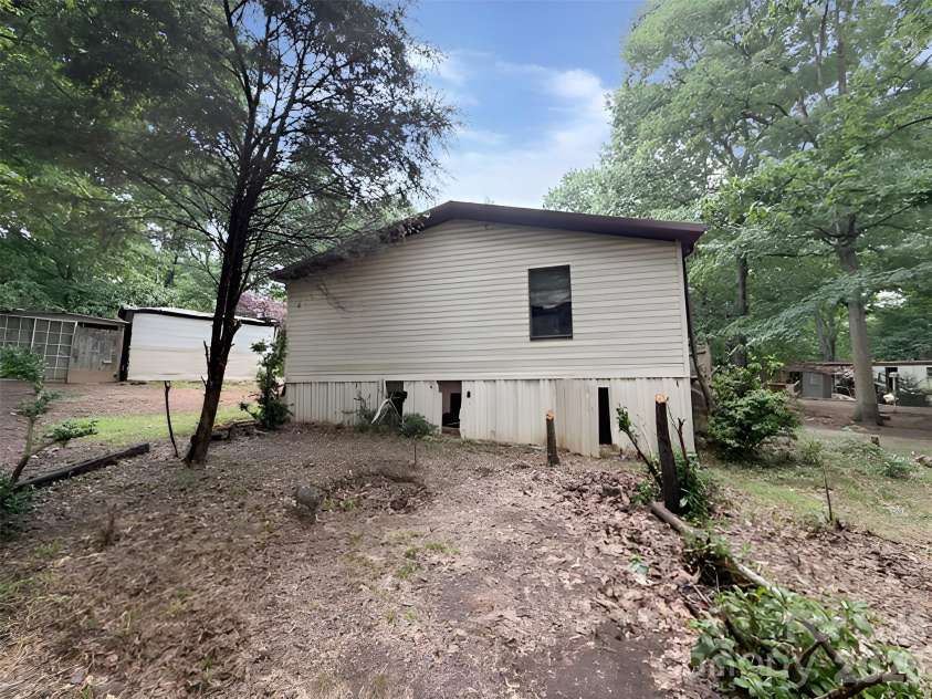 120 Kings Forest Drive, Kings Mountain, NC 28086.  MLS# CAR4391369, YatesRealty ID 32491. 