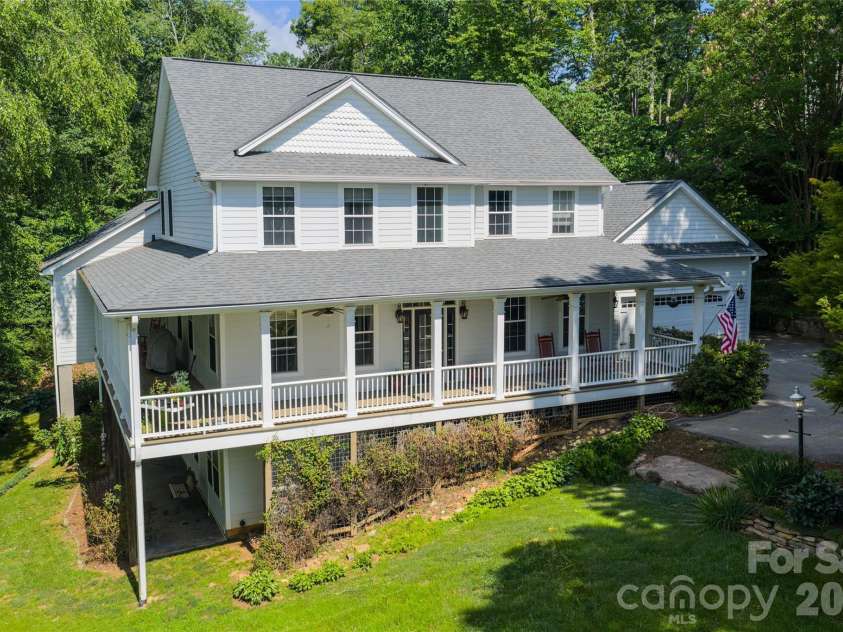 10 Lark Hill Drive, Arden, NC 28704.  MLS# CAR4395452, YatesRealty ID 32492. 