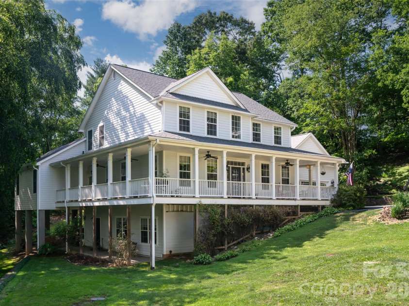 10 Lark Hill Drive, Arden, NC 28704.  MLS# CAR4395452, YatesRealty ID 32492. 