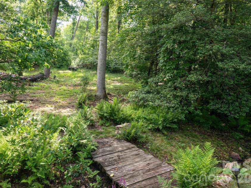 10 Lark Hill Drive, Arden, NC 28704.  MLS# CAR4395452, YatesRealty ID 32492. 