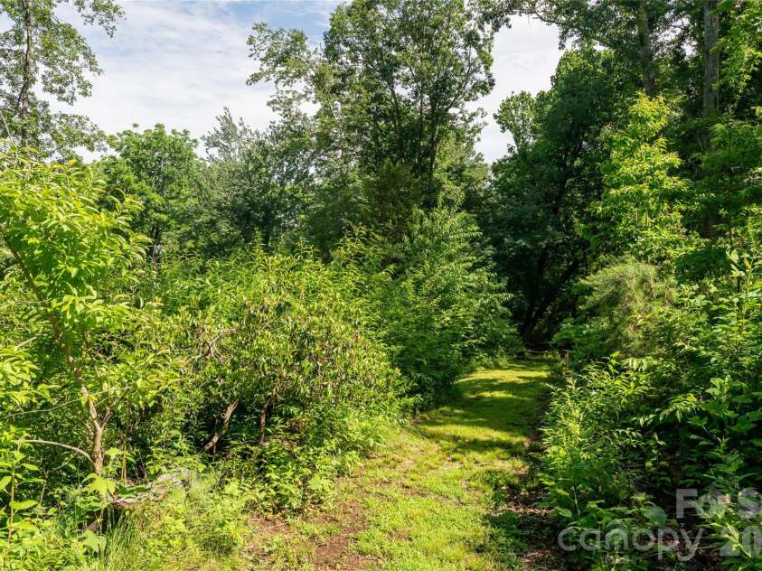 10 Lark Hill Drive, Arden, NC 28704.  MLS# CAR4395452, YatesRealty ID 32492. 