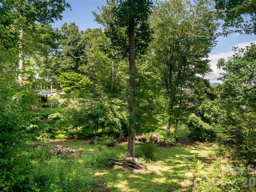 10 Lark Hill Drive, Arden, NC 28704.  MLS# CAR4395452, YatesRealty ID 32492. 