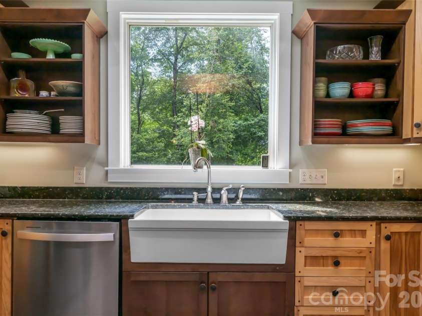 10 Lark Hill Drive, Arden, NC 28704.  MLS# CAR4395452, YatesRealty ID 32492. 