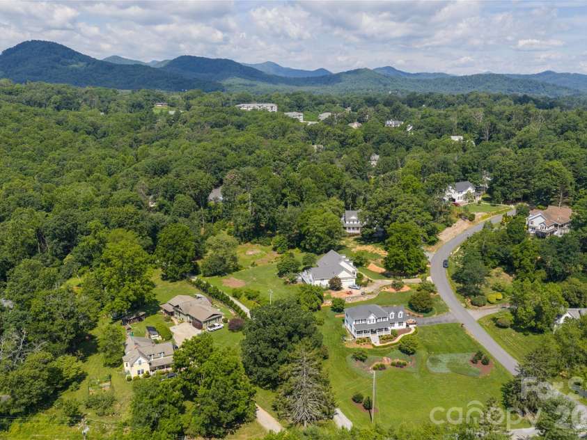 10 Lark Hill Drive, Arden, NC 28704.  MLS# CAR4395452, YatesRealty ID 32492. 