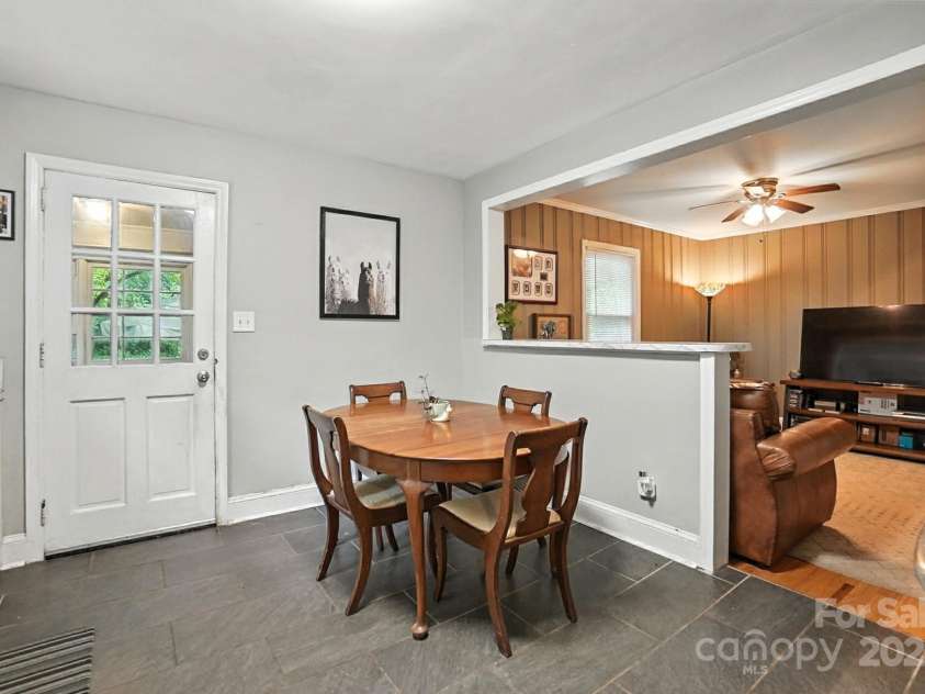 4044 Sheffield Drive, Charlotte, NC 28205.  MLS# CAR4291227, YatesRealty ID 32492. 