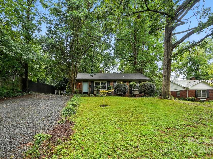4044 Sheffield Drive, Charlotte, NC 28205.  MLS# CAR4291227, YatesRealty ID 32492. 